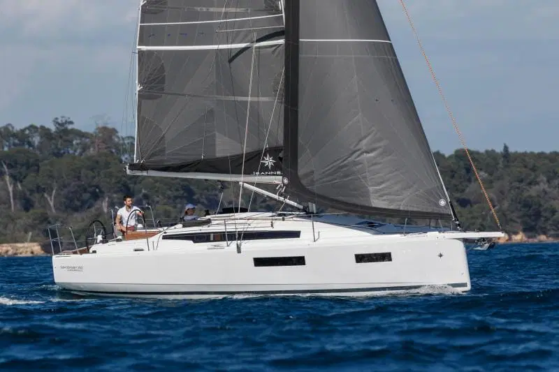 Катери і яхти Jeanneau Jeanneau SUN ODYSSEY 350 Фото Катери і яхти Jeanneau Jeanneau SUN ODYSSEY 350